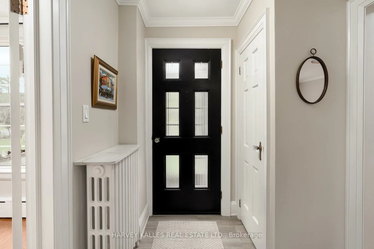61, Queens, Weston, Toronto