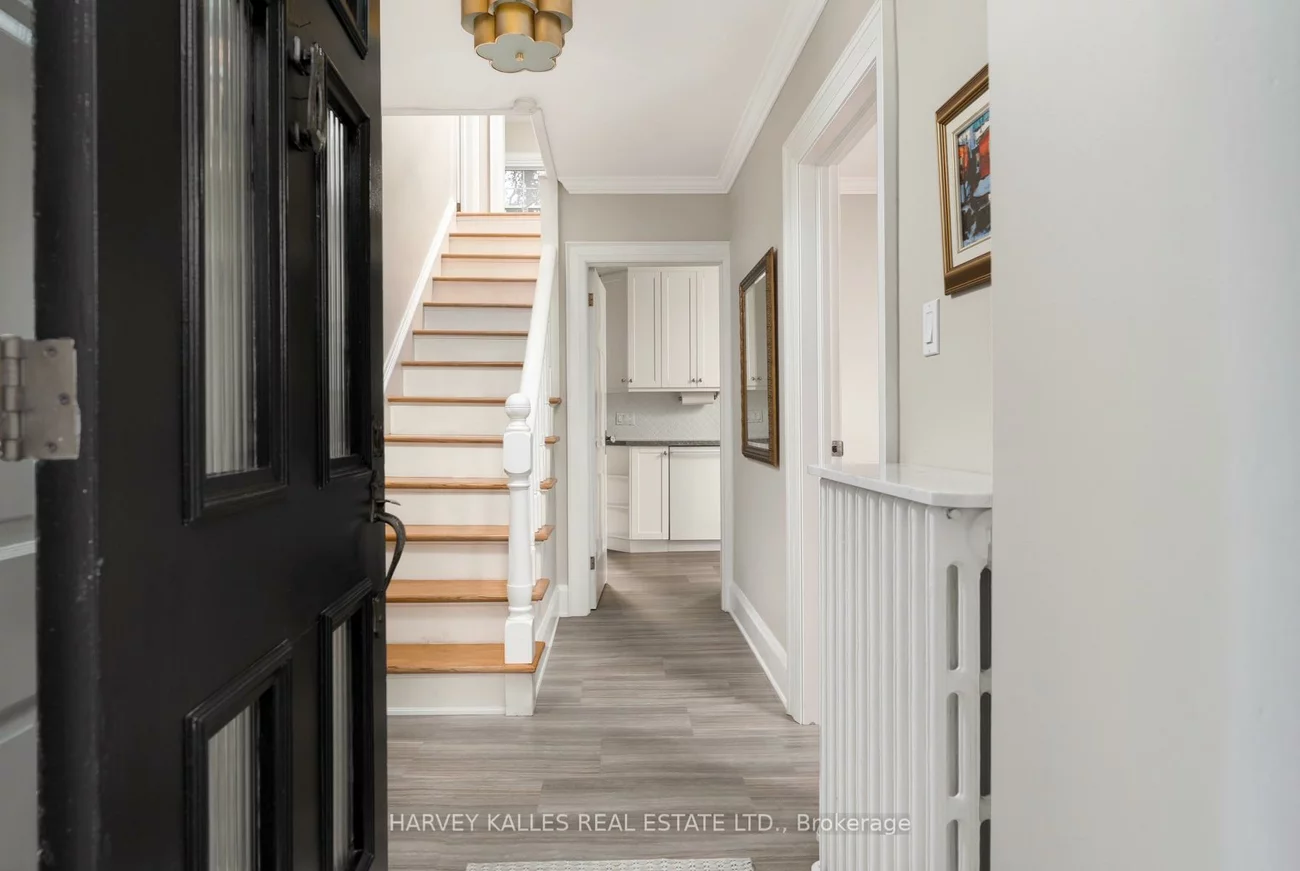 61, Queens, Weston, Toronto