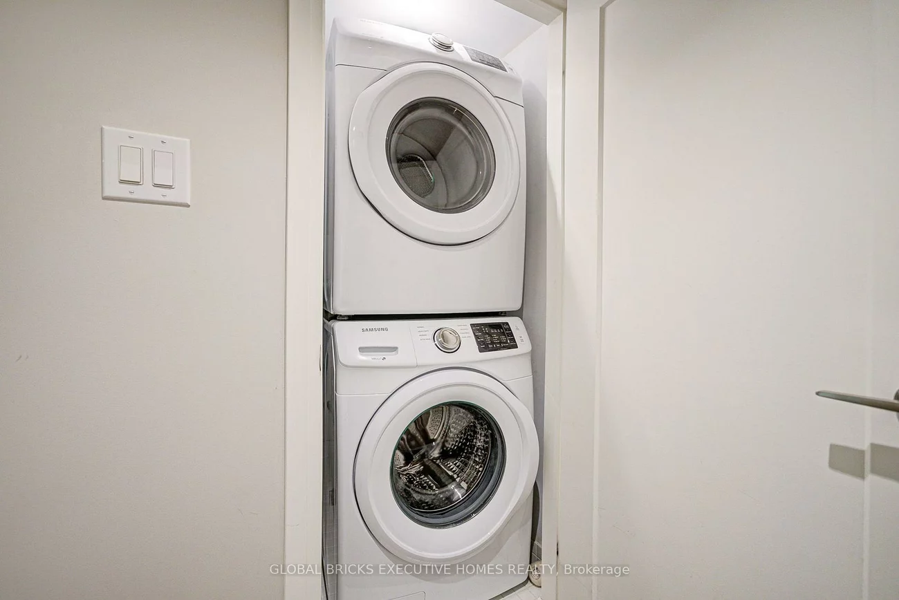 6, Cardigan, Stonegate-Queensway, Toronto