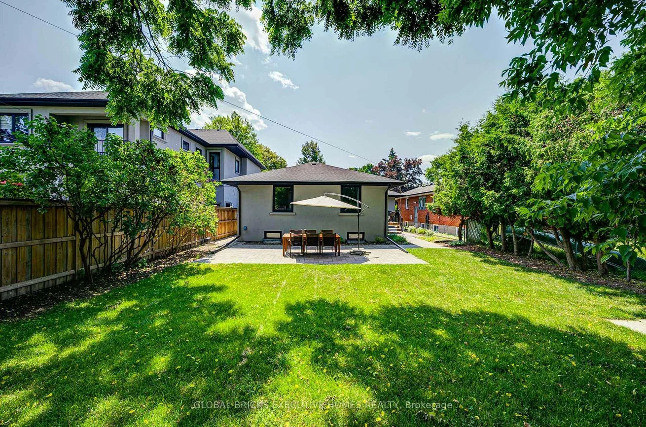 6, Cardigan, Stonegate-Queensway, Toronto