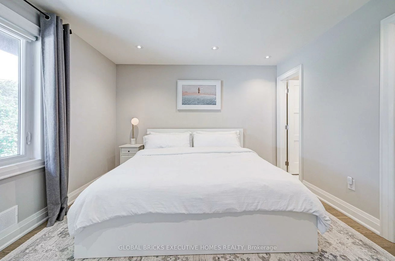 6, Cardigan, Stonegate-Queensway, Toronto