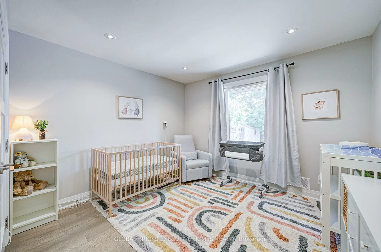 6, Cardigan, Stonegate-Queensway, Toronto