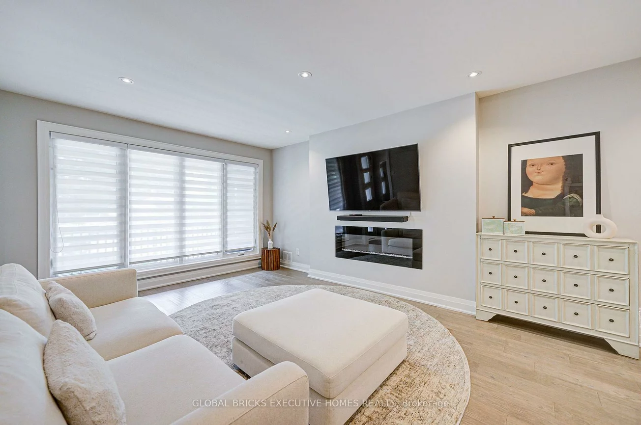 6, Cardigan, Stonegate-Queensway, Toronto