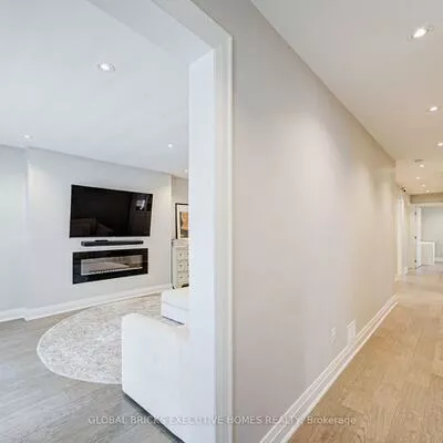 6, Cardigan, Stonegate-Queensway, Toronto