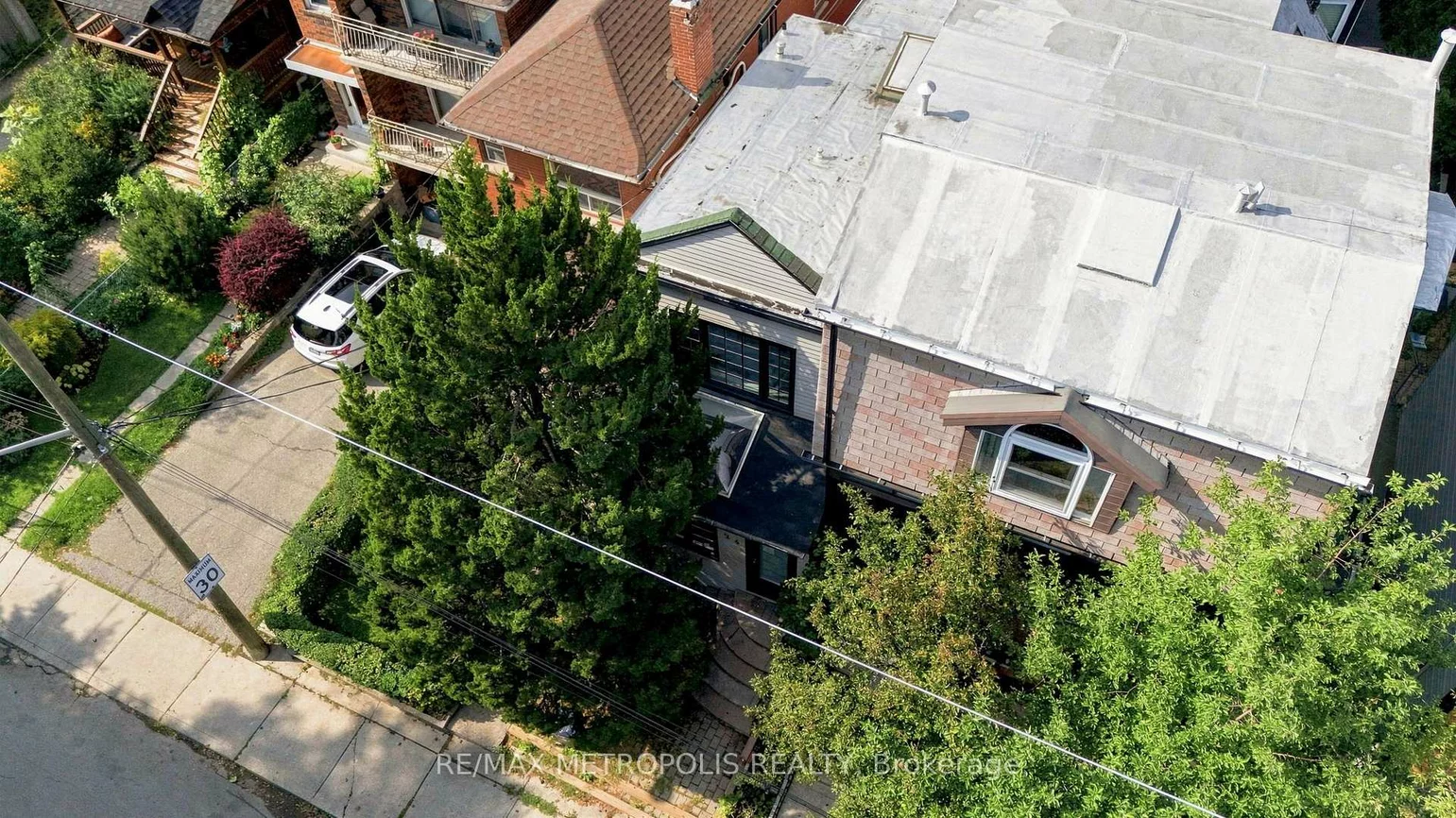 24, Marion, Roncesvalles, Toronto