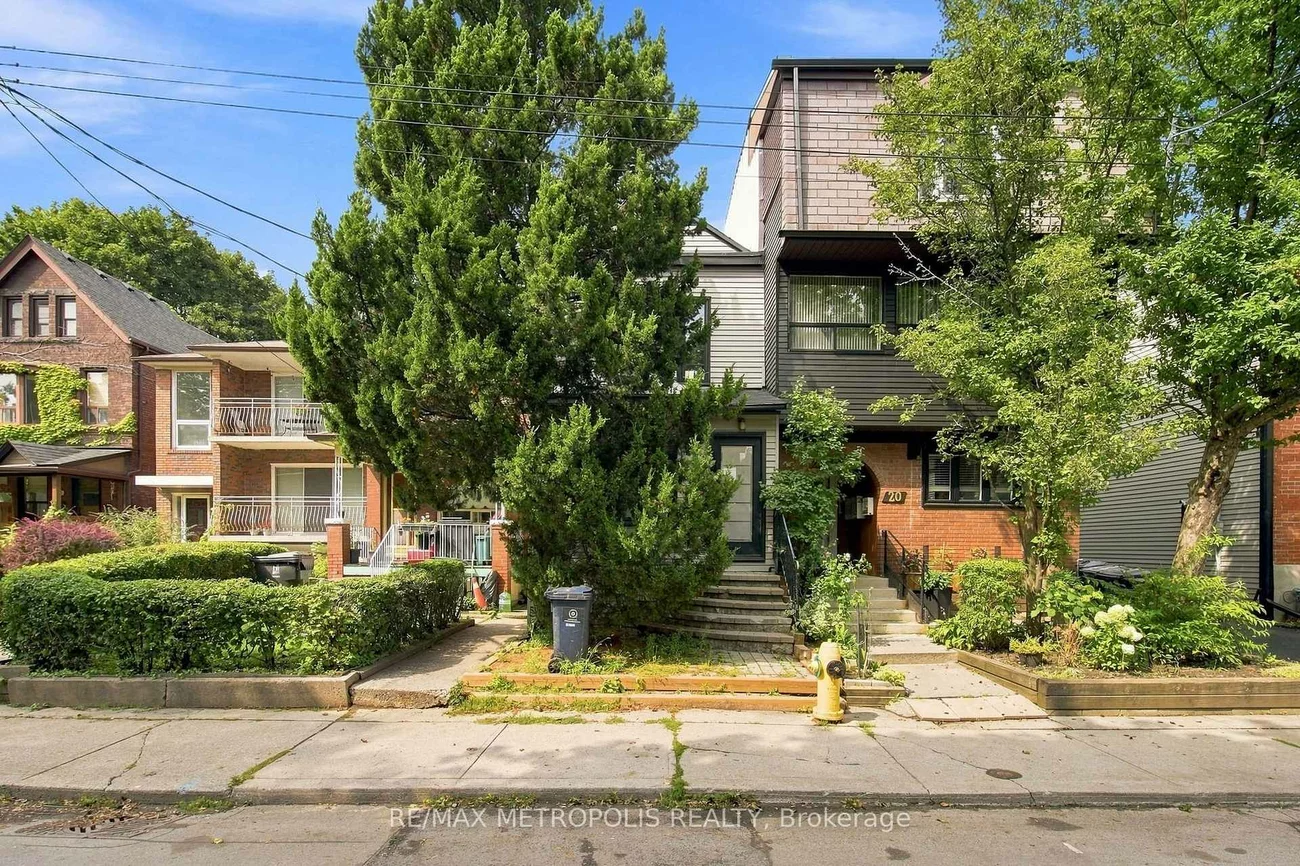 24, Marion, Roncesvalles, Toronto