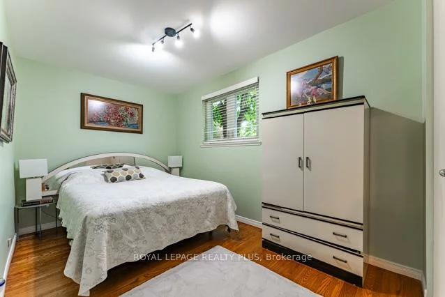 87, Hullmar, Black Creek, Toronto