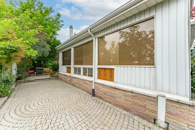 87, Hullmar, Black Creek, Toronto