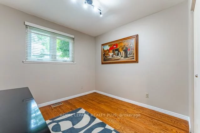 87, Hullmar, Black Creek, Toronto