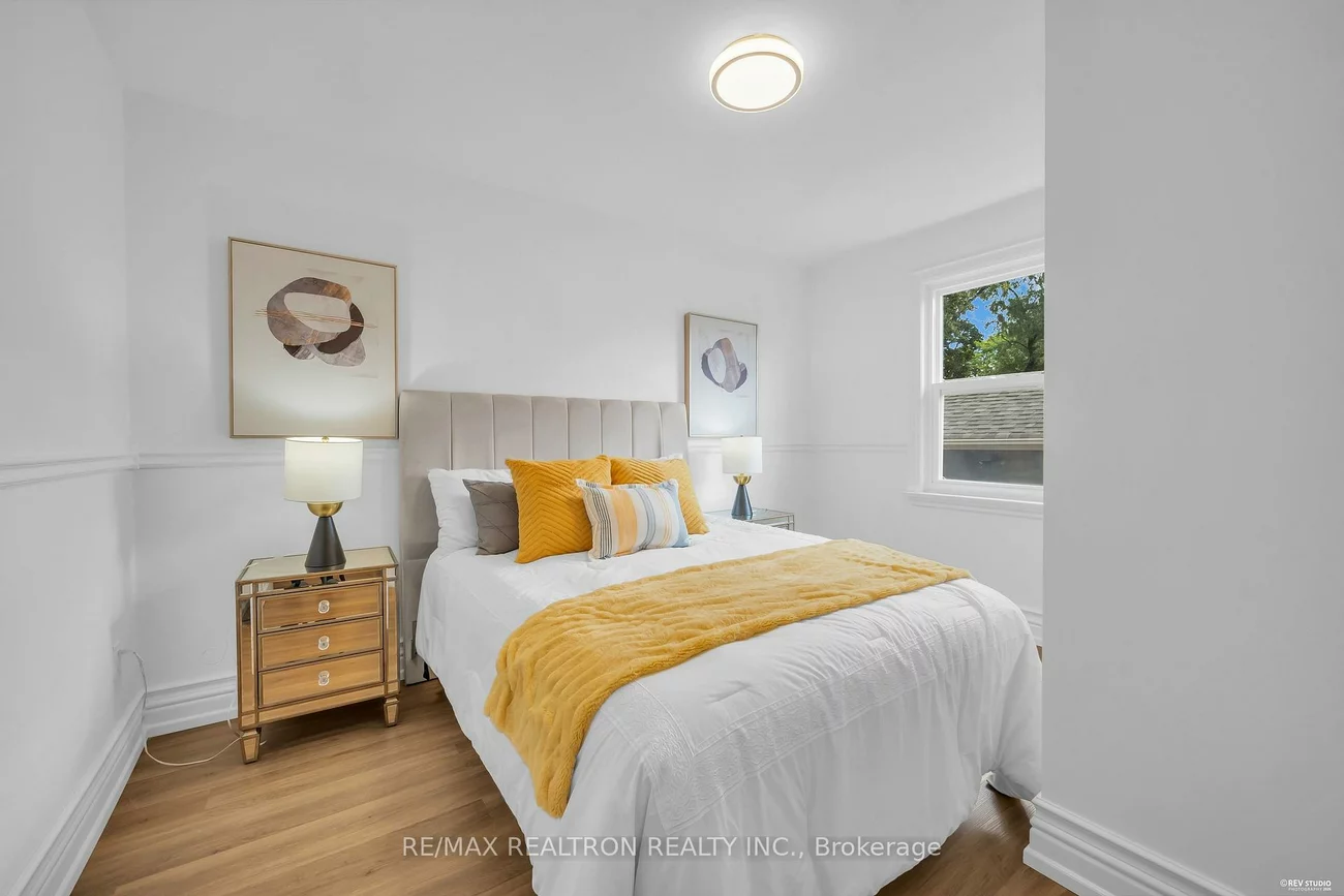 11, Harrow, Brookhaven-Amesbury, Toronto
