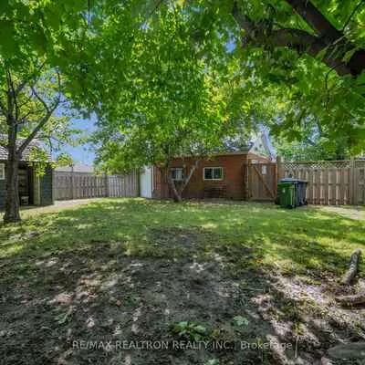 11, Harrow, Brookhaven-Amesbury, Toronto