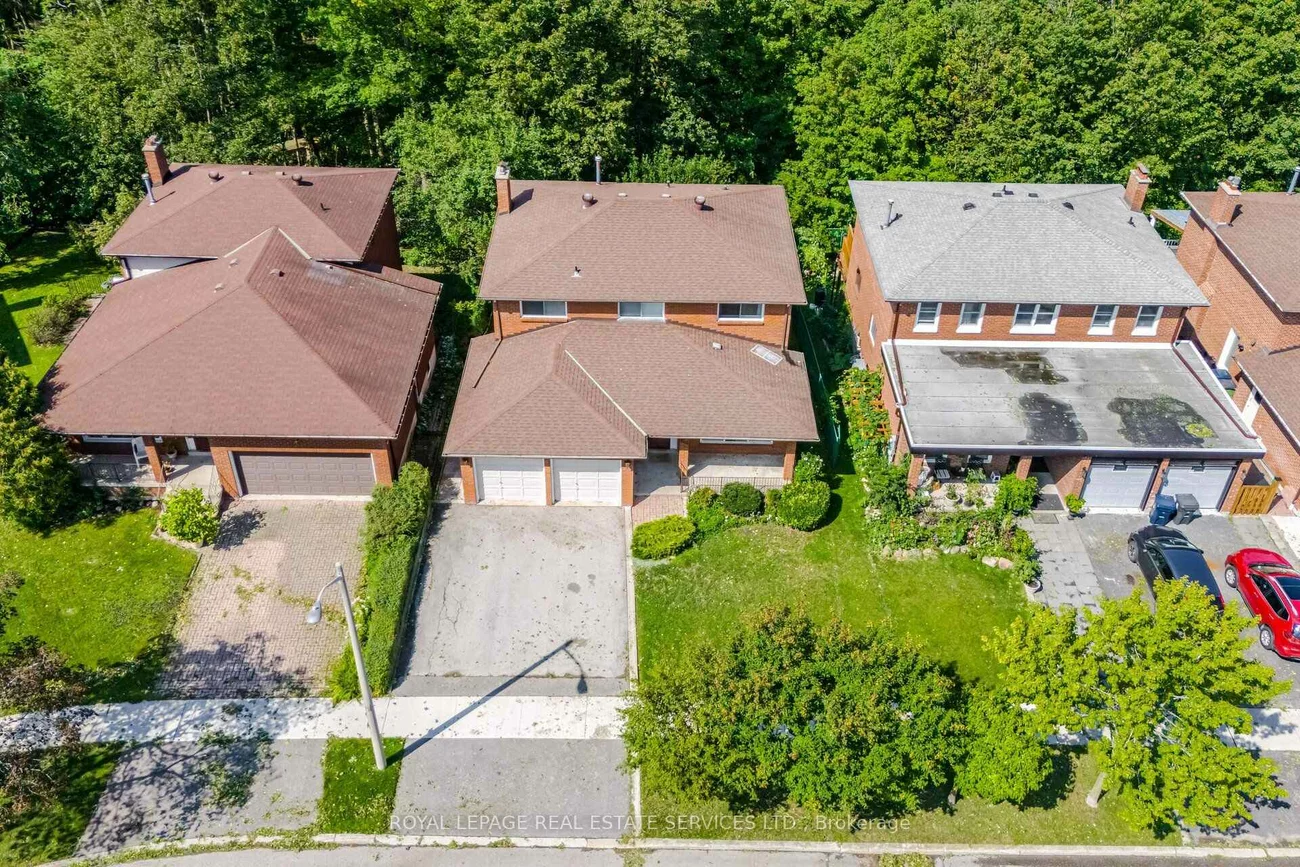 124, Stilecroft, York University Heights, Toronto