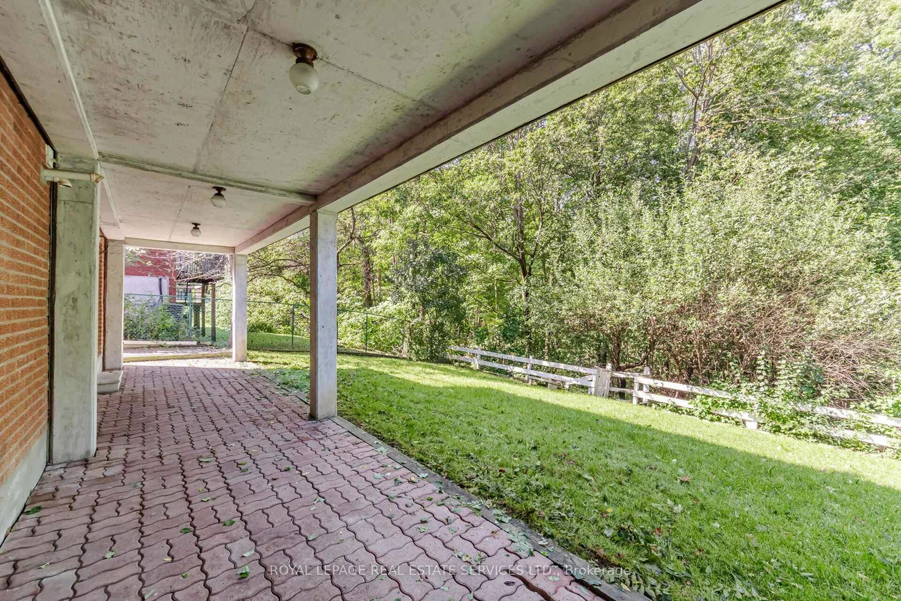 124, Stilecroft, York University Heights, Toronto