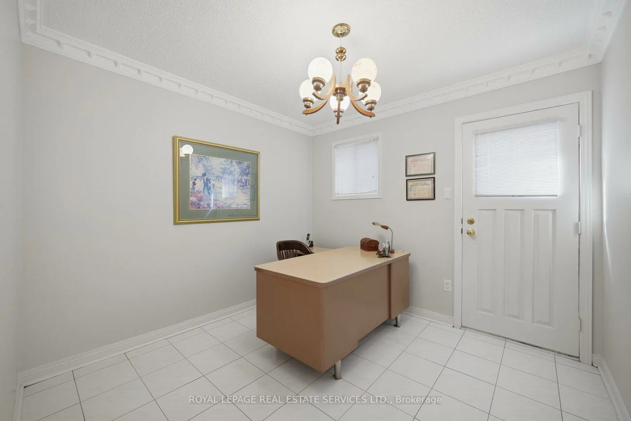 124, Stilecroft, York University Heights, Toronto