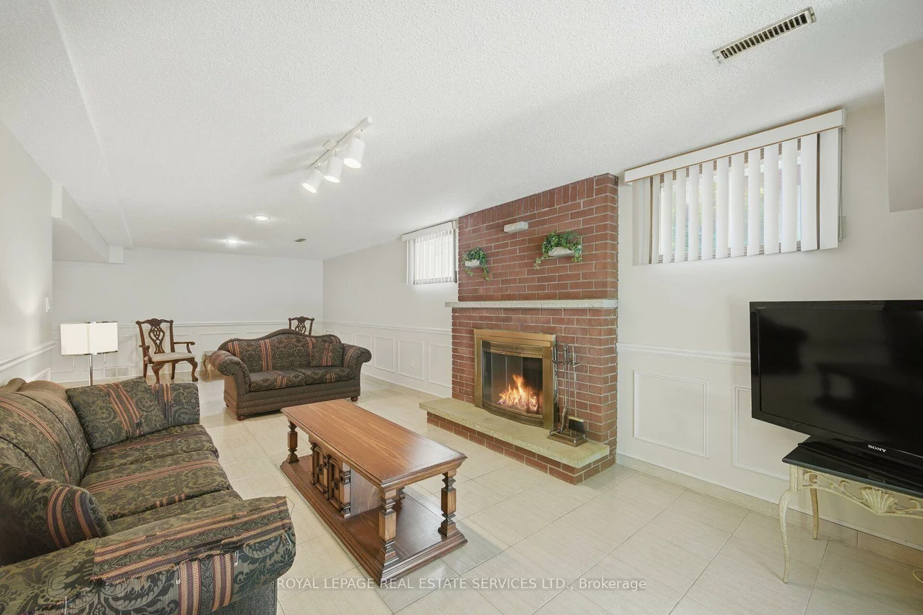 124, Stilecroft, York University Heights, Toronto