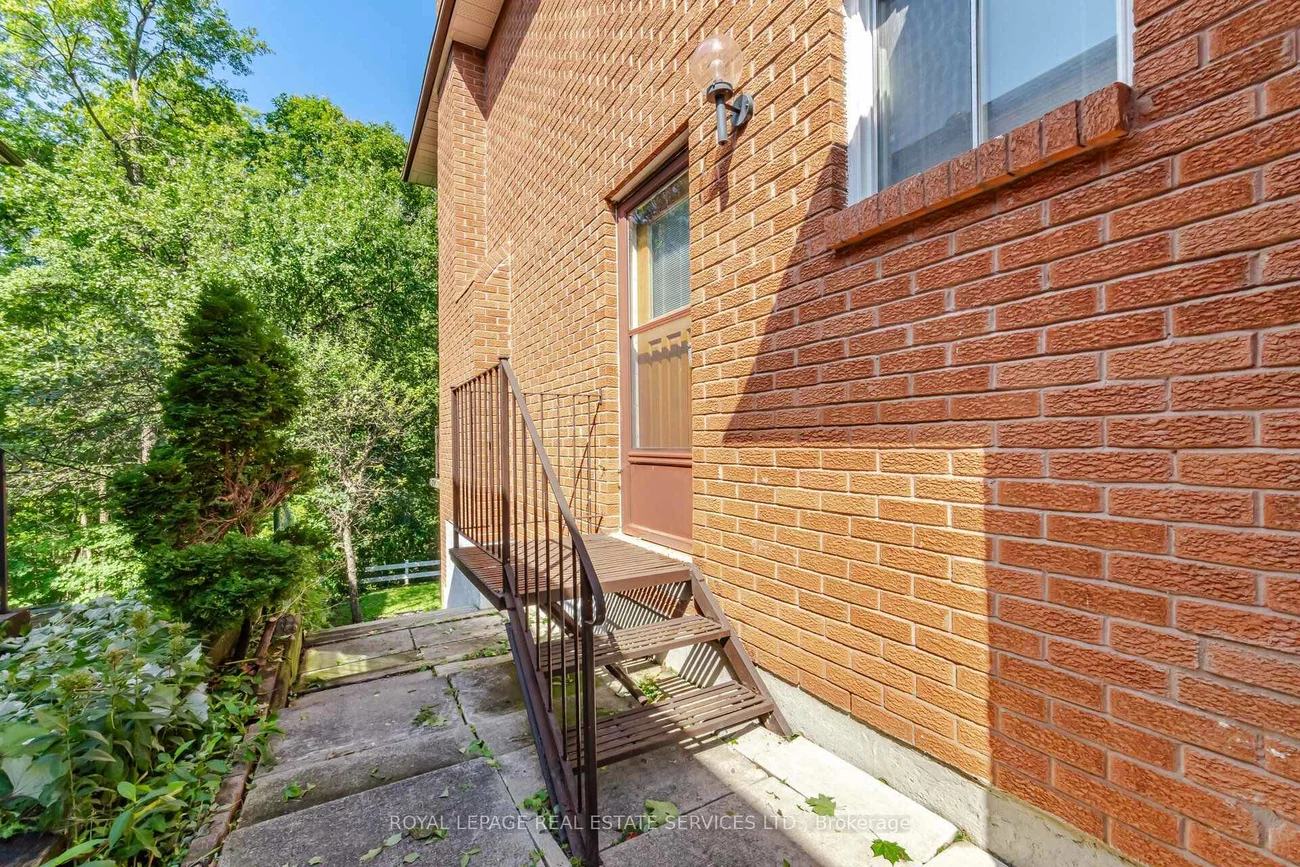 124, Stilecroft, York University Heights, Toronto