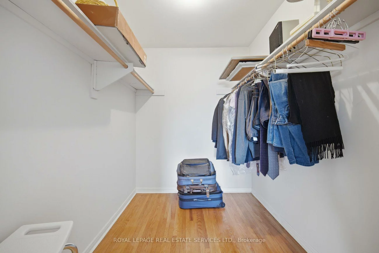 124, Stilecroft, York University Heights, Toronto