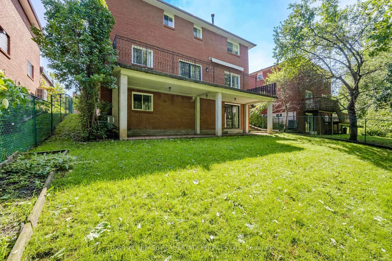 124, Stilecroft, York University Heights, Toronto