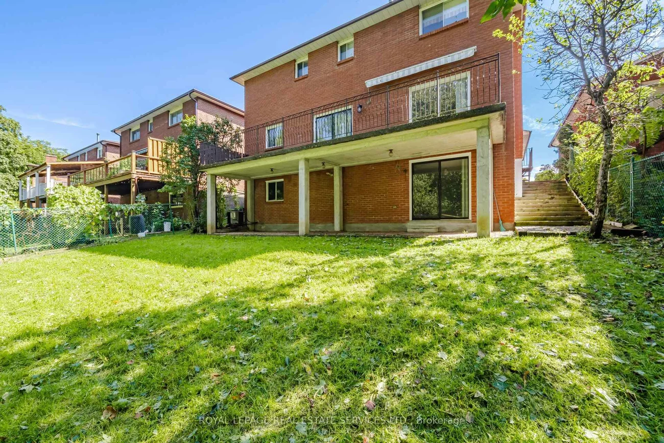 124, Stilecroft, York University Heights, Toronto