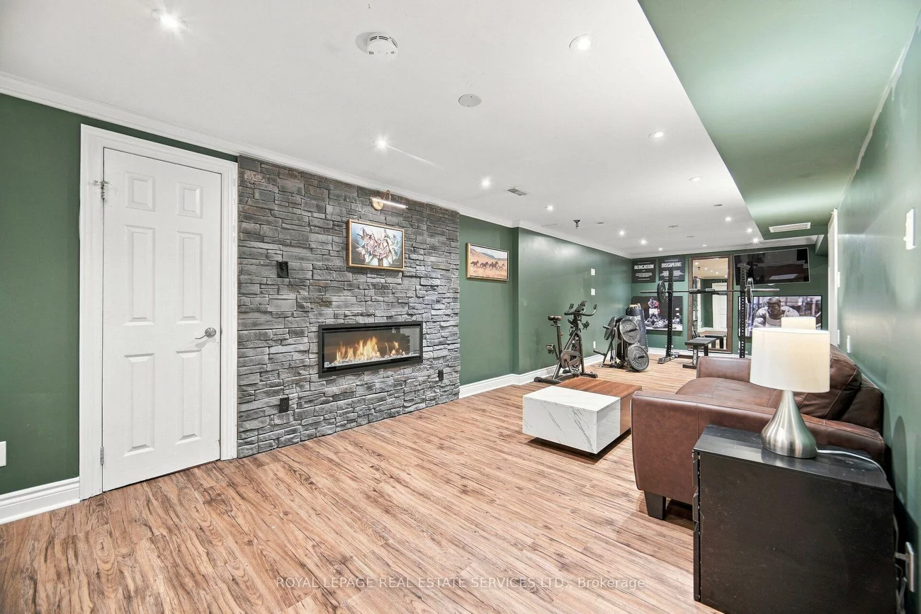 15, Velma, Stonegate-Queensway, Toronto
