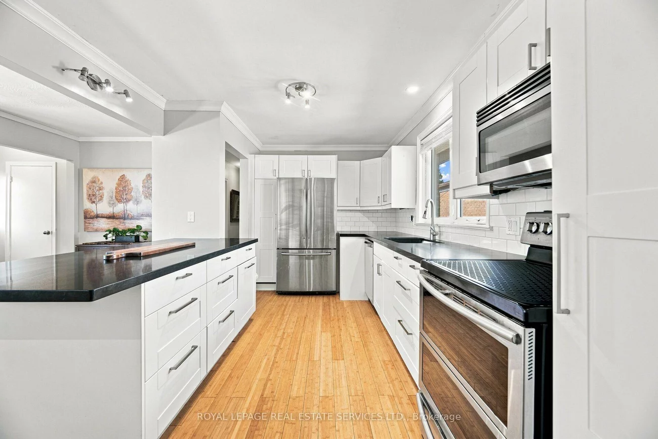 15, Velma, Stonegate-Queensway, Toronto