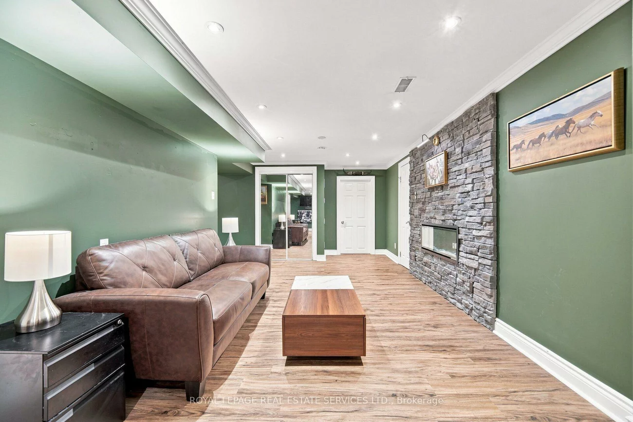15, Velma, Stonegate-Queensway, Toronto