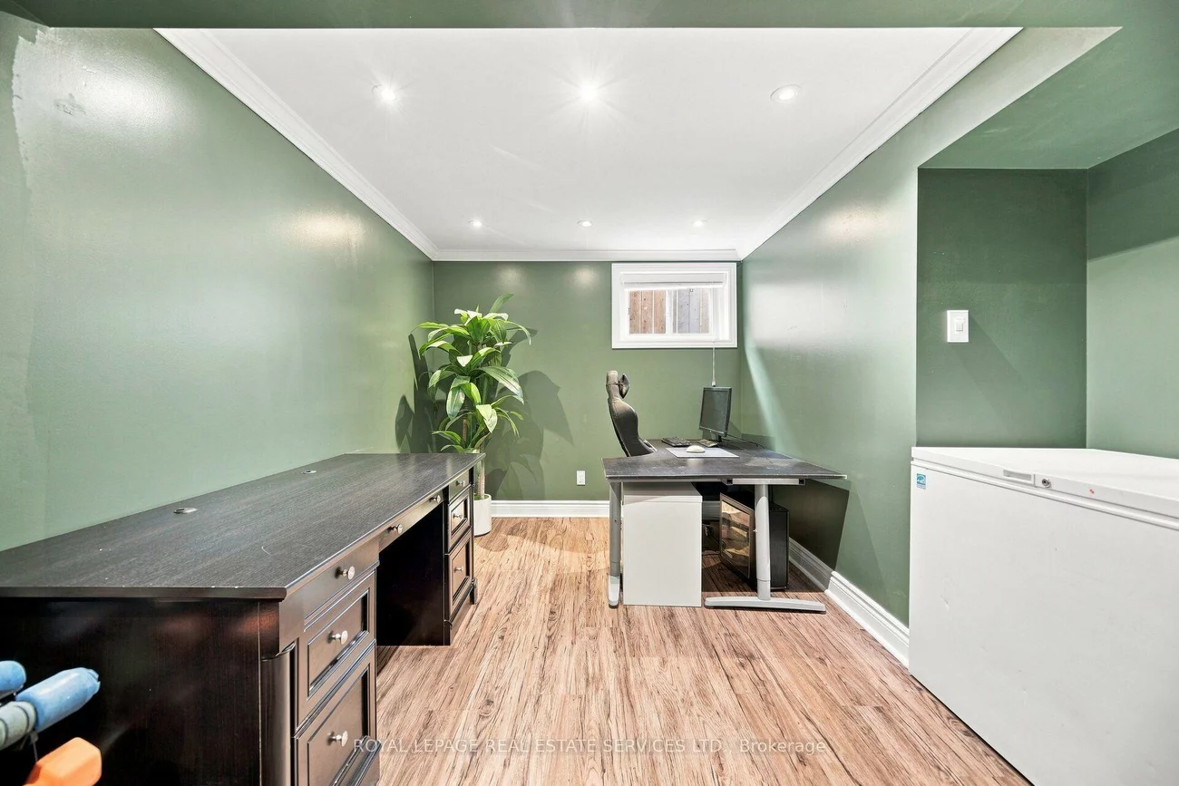 15, Velma, Stonegate-Queensway, Toronto