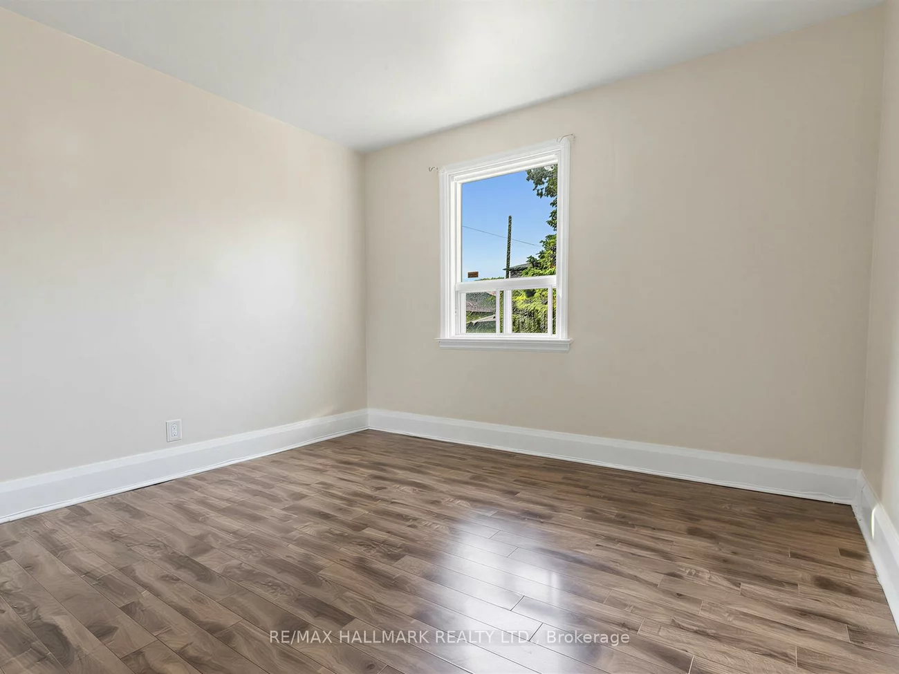 38, Ypres, Keelesdale-Eglinton West, Toronto