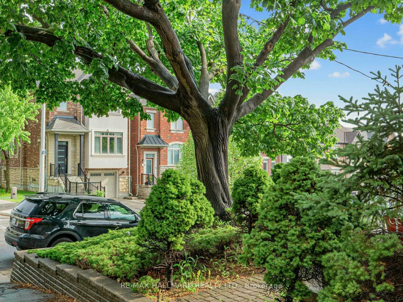 38, Ypres, Keelesdale-Eglinton West, Toronto