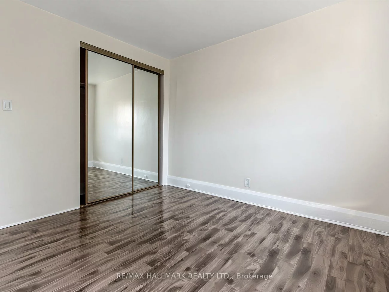 38, Ypres, Keelesdale-Eglinton West, Toronto