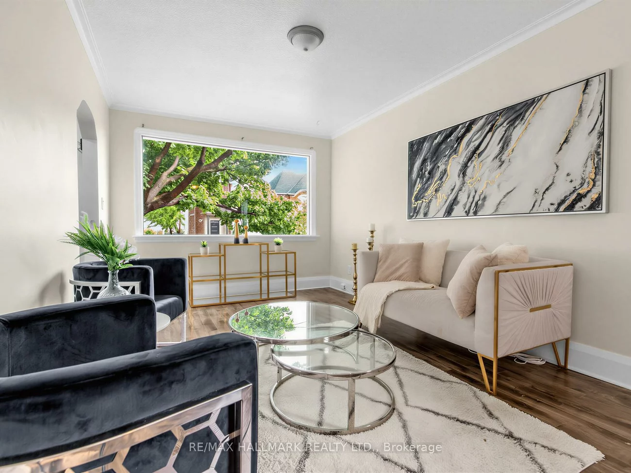 38, Ypres, Keelesdale-Eglinton West, Toronto