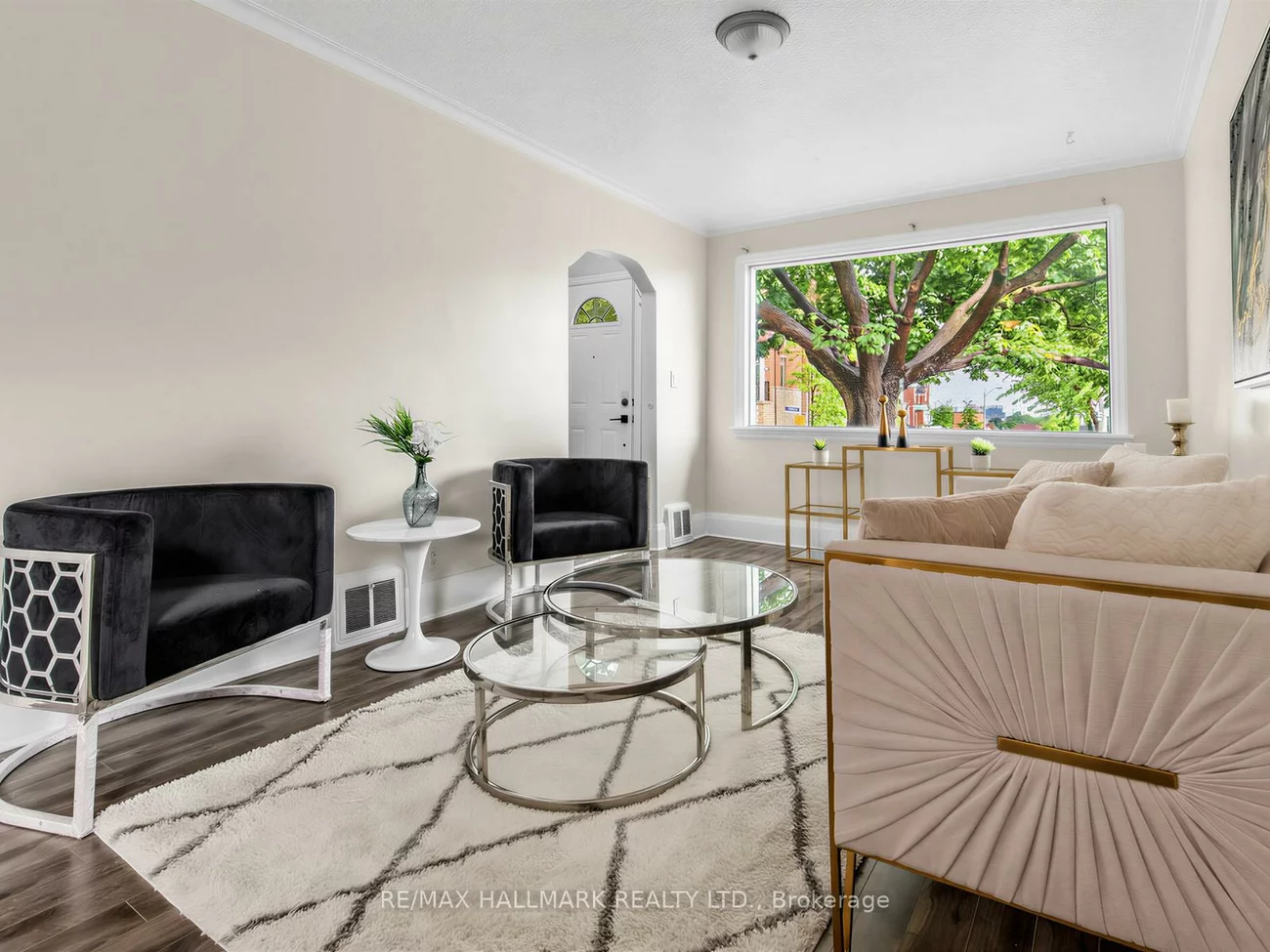 38, Ypres, Keelesdale-Eglinton West, Toronto