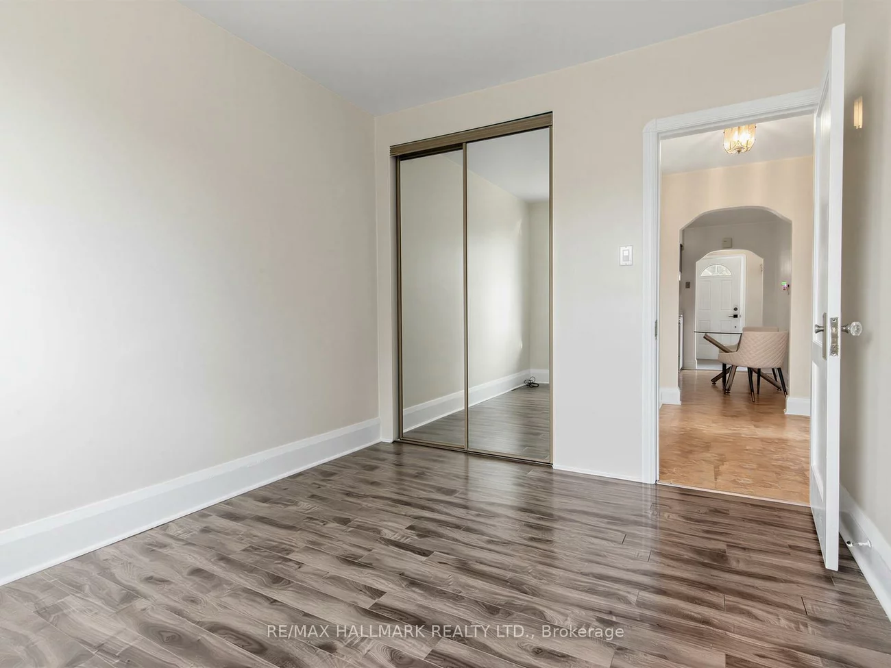 38, Ypres, Keelesdale-Eglinton West, Toronto