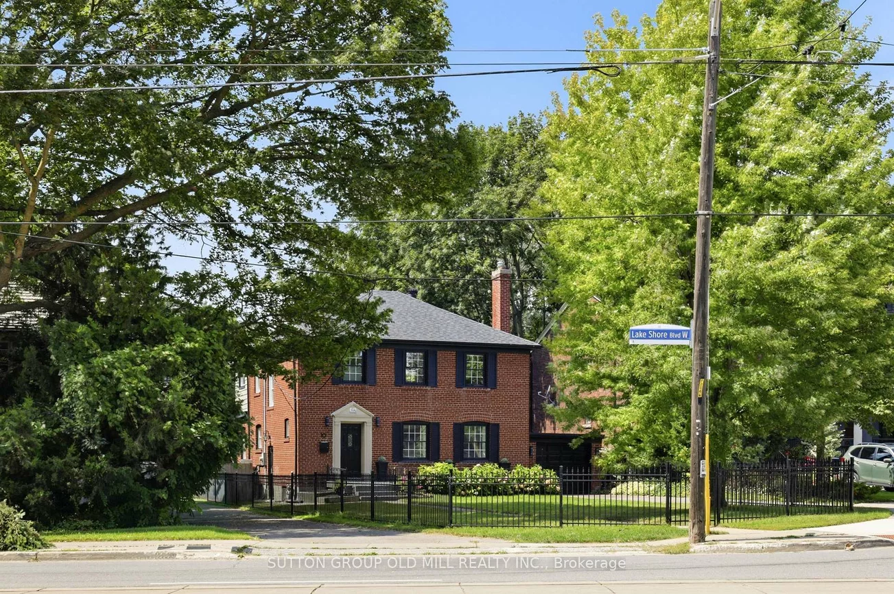 10, Queens, Mimico, Toronto