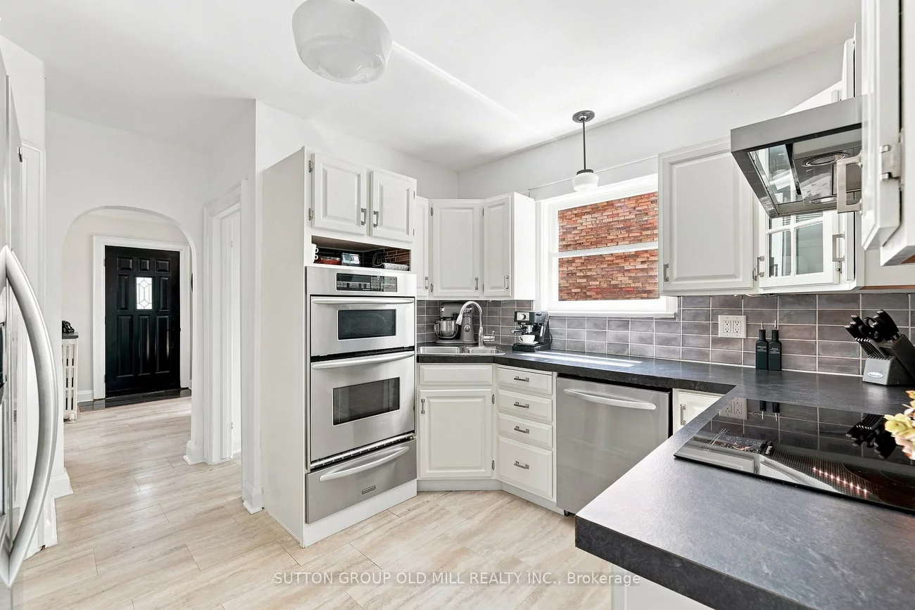 10, Queens, Mimico, Toronto