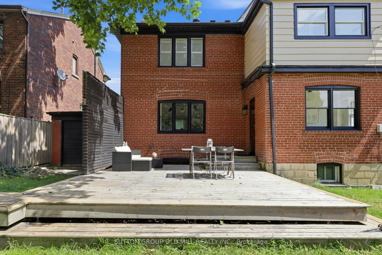 10, Queens, Mimico, Toronto