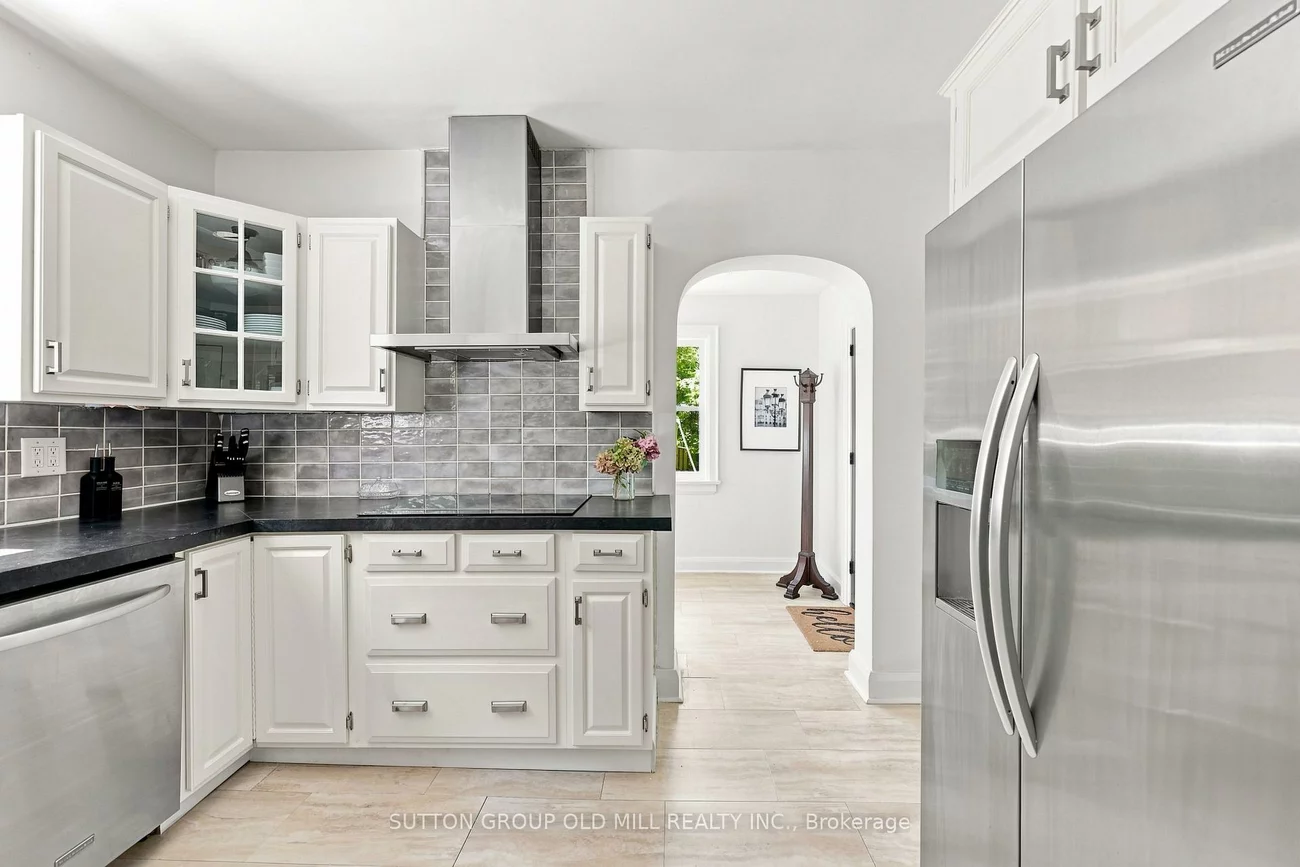 10, Queens, Mimico, Toronto