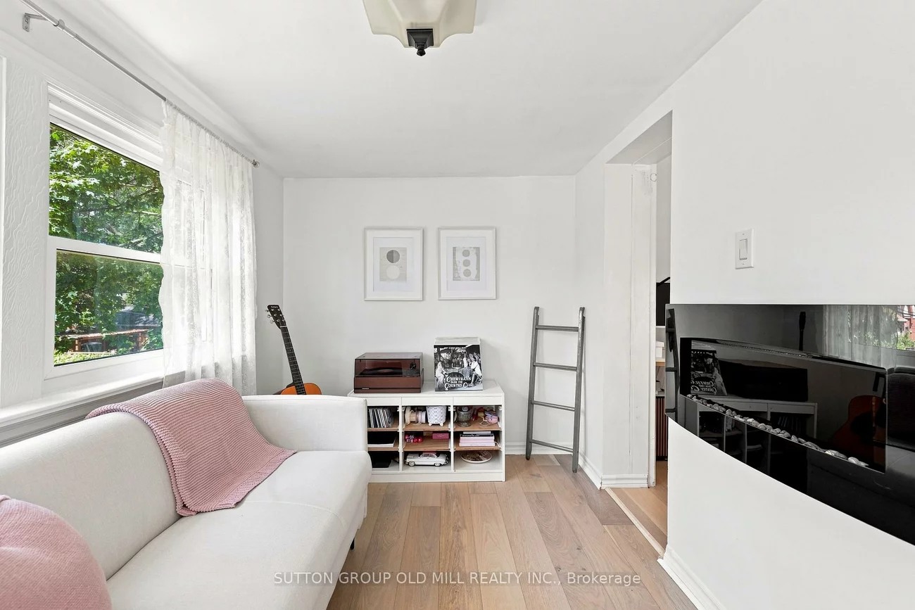 10, Queens, Mimico, Toronto