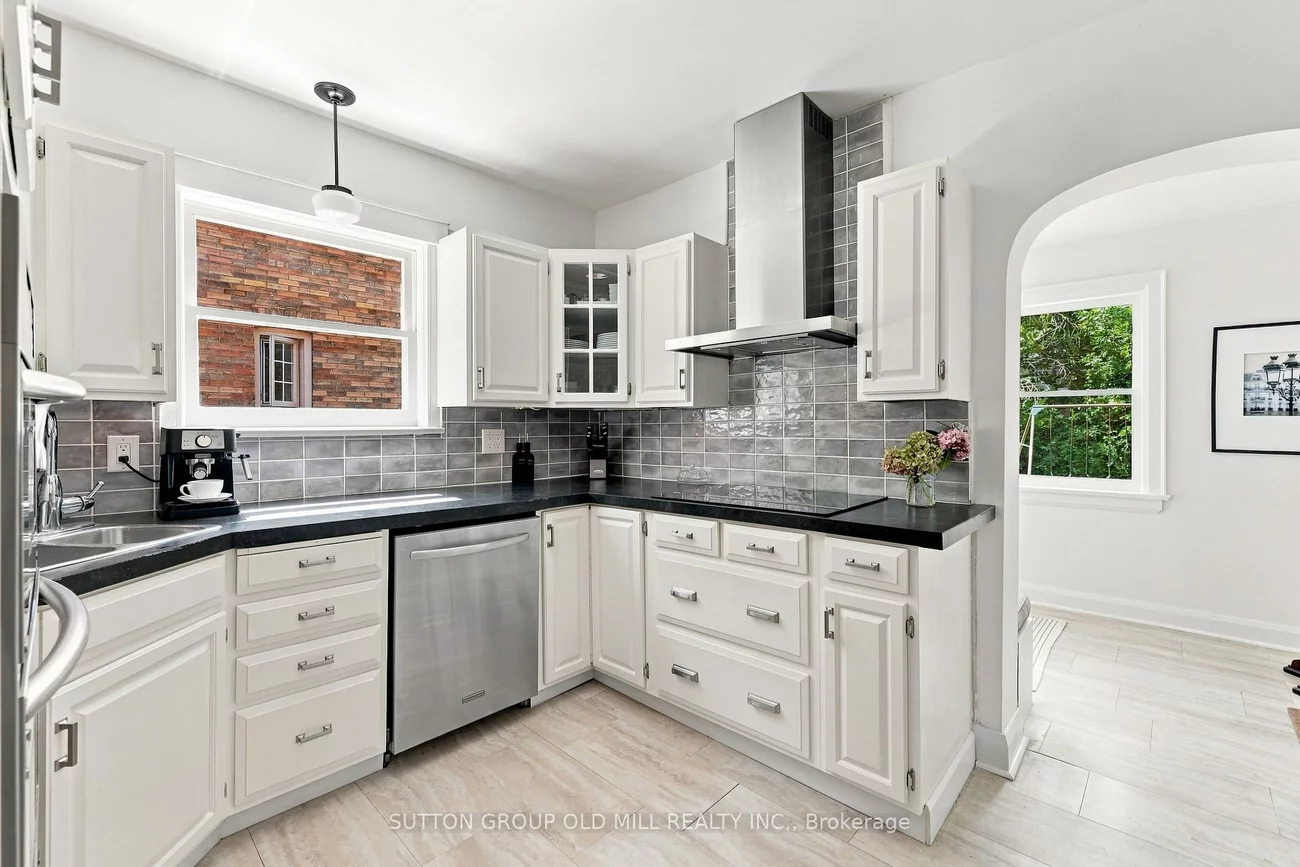 10, Queens, Mimico, Toronto