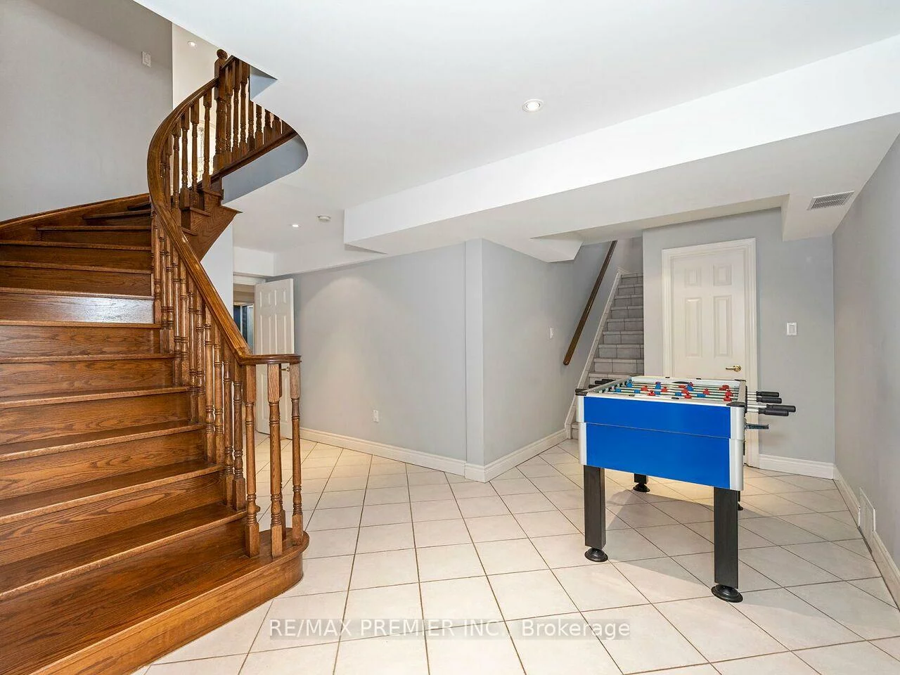 27, Gaydon, Humberlea-Pelmo Park W5, Toronto