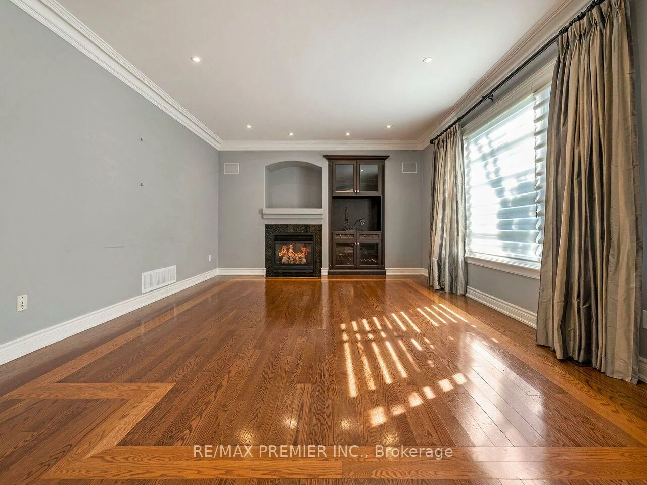 27, Gaydon, Humberlea-Pelmo Park W5, Toronto