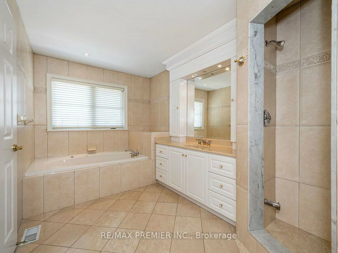 27, Gaydon, Humberlea-Pelmo Park W5, Toronto