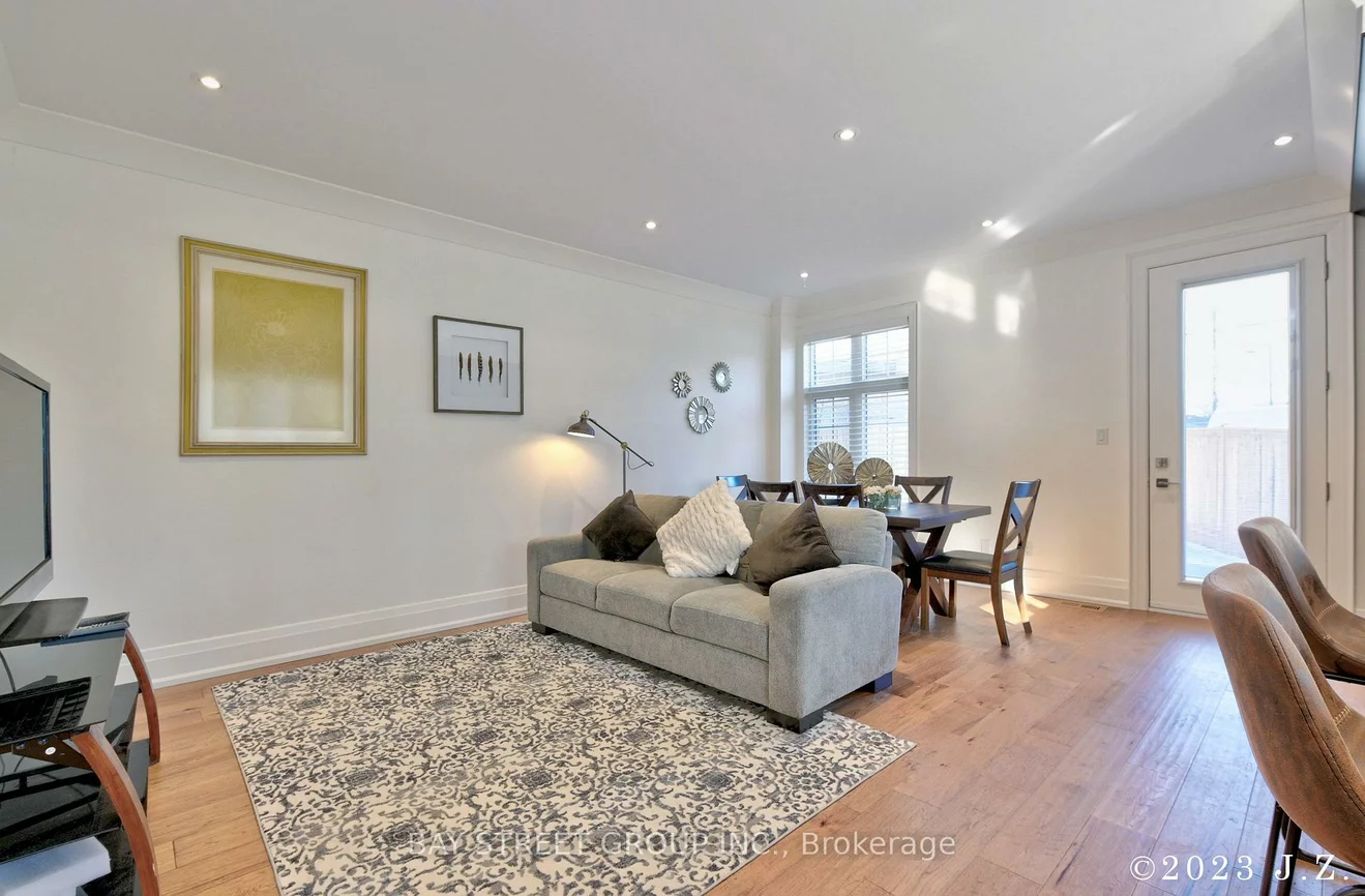 60, Emmett, Mount Dennis, Toronto