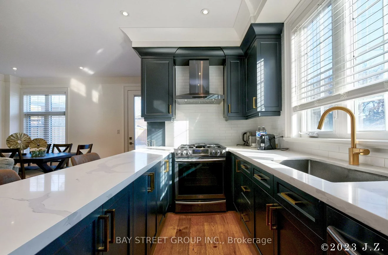 60, Emmett, Mount Dennis, Toronto