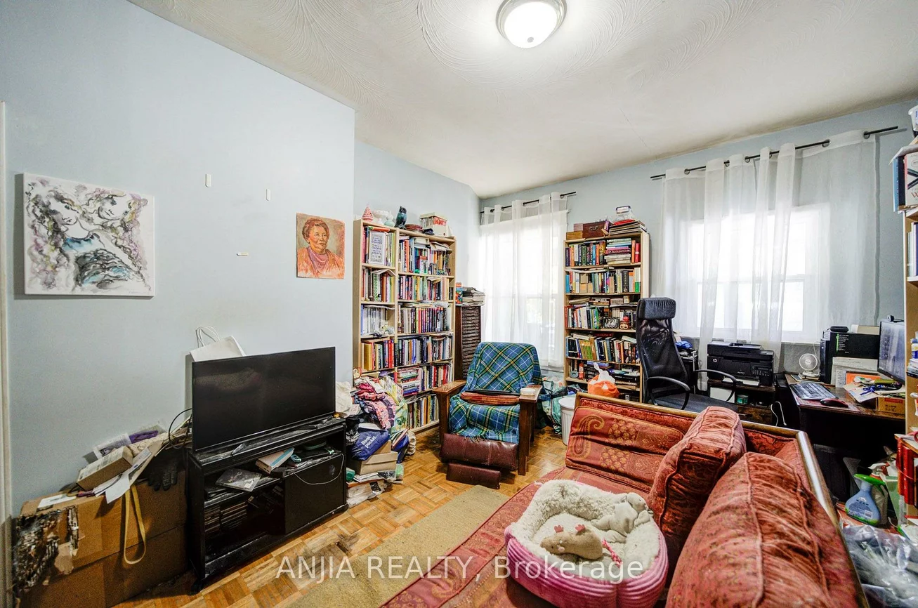 1063, Dufferin, Dovercourt-Wallace Emerson-Junction, Toronto