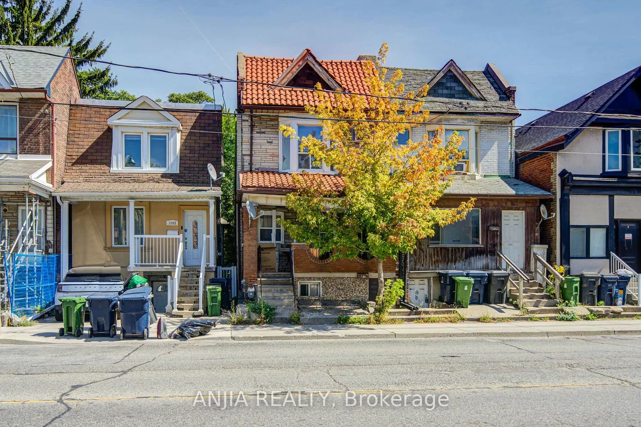 1063, Dufferin, Dovercourt-Wallace Emerson-Junction, Toronto