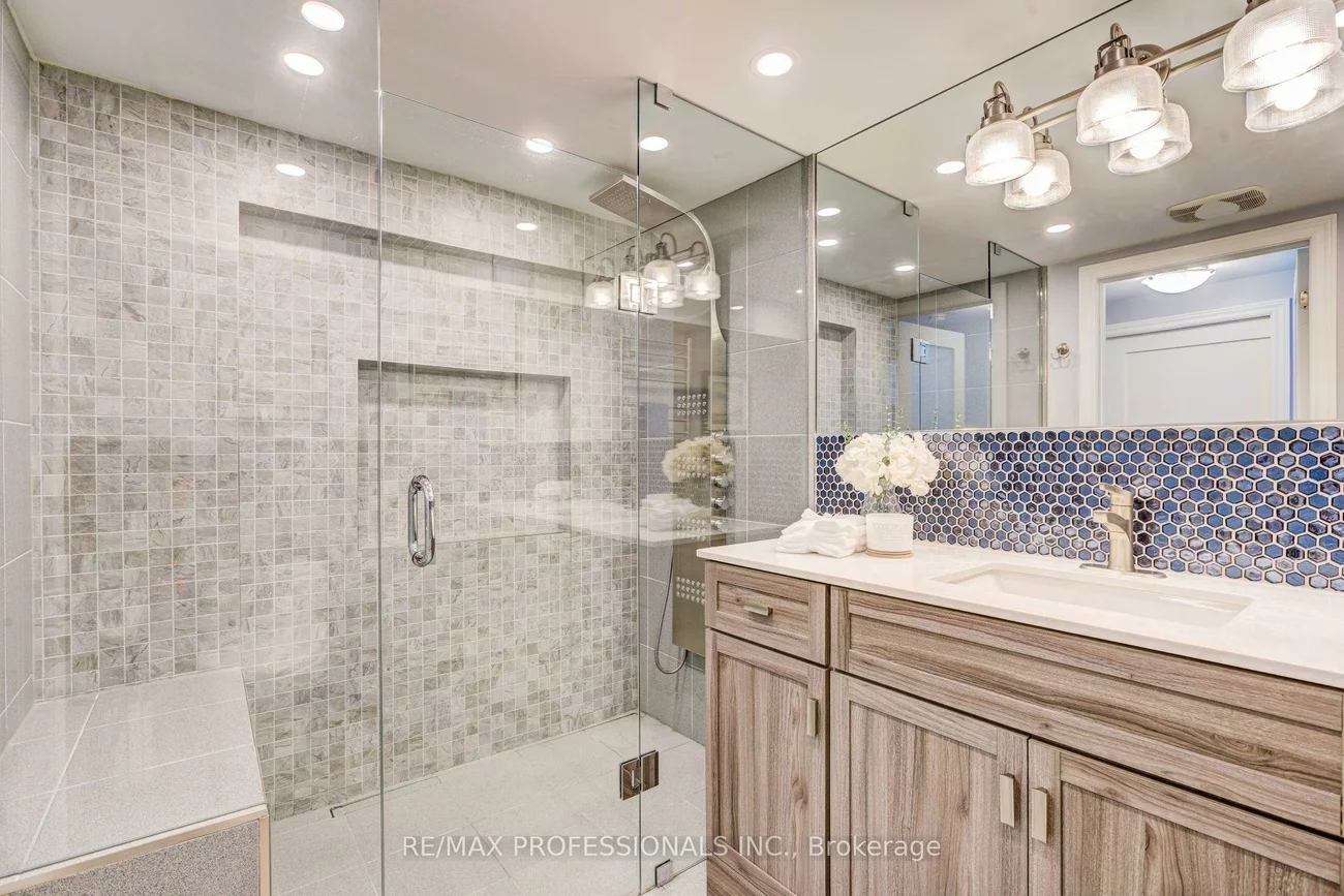 39, Rosemeade, Stonegate-Queensway, Toronto