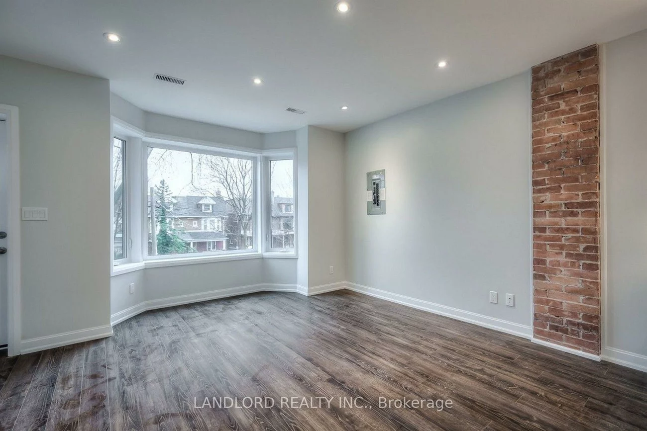 82, Parkway, Roncesvalles, Toronto