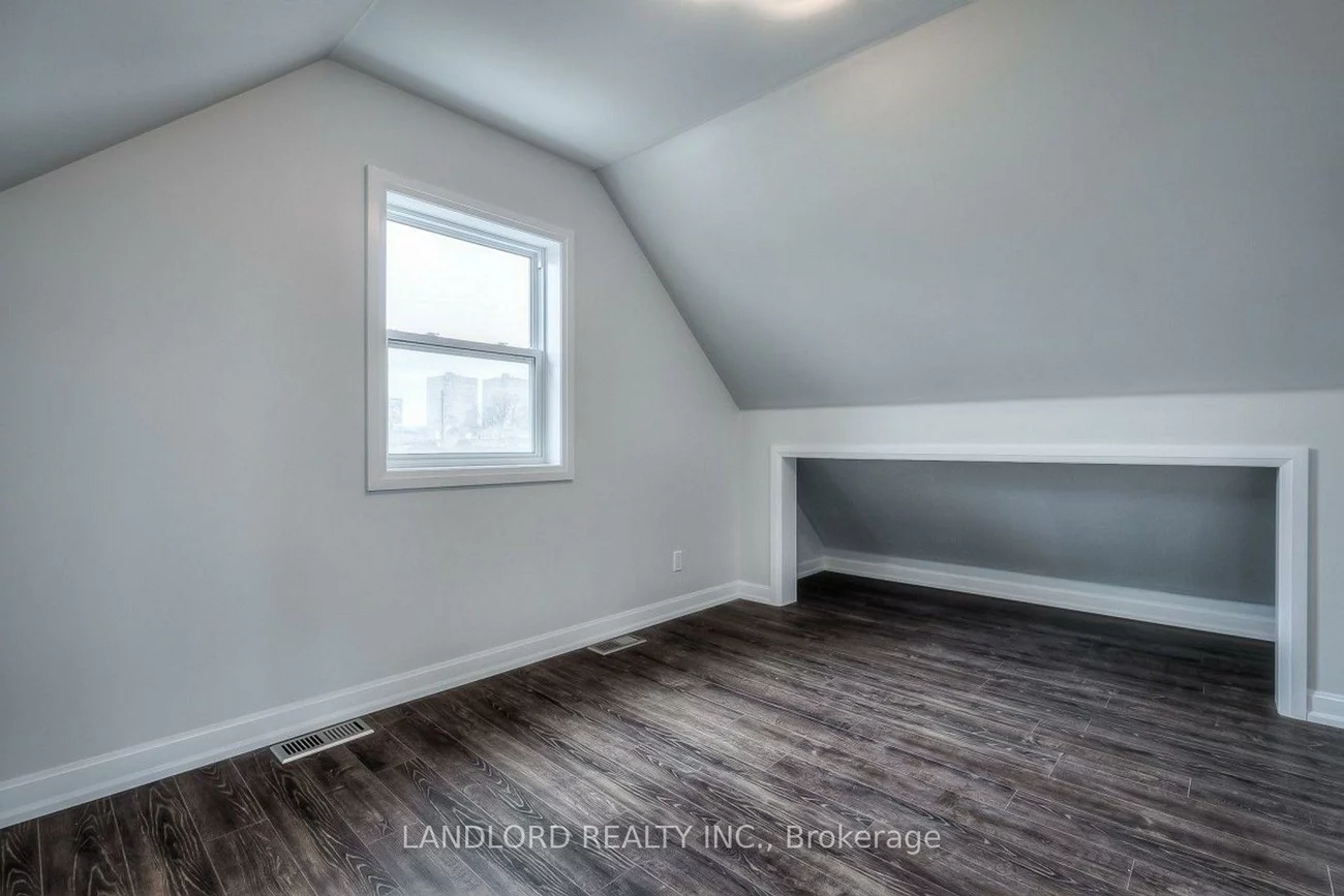 82, Parkway, Roncesvalles, Toronto