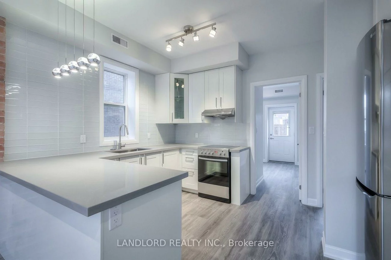 82, Parkway, Roncesvalles, Toronto